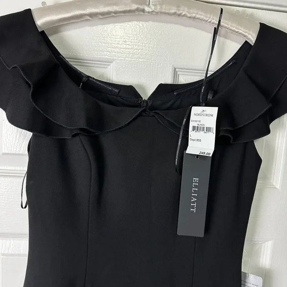 Elliatt Black Raja Dress with tiered ruffles and slit.Women’s Large NEW Gown.